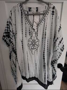Soft Surroundings Black & White Embroidered Tie-Dye V-Neck Tunic Cover Up